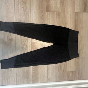 Alo yoga pants Small